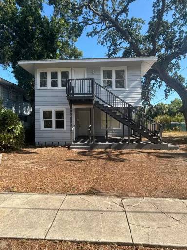 Main picture of 726 35th Ave S