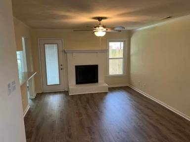 Main picture of 1057 Tottenham Ln