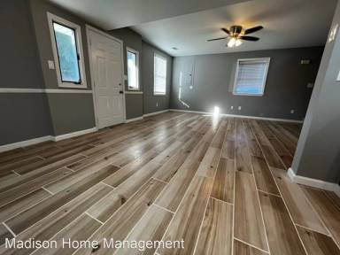 Main picture of 915 Green St