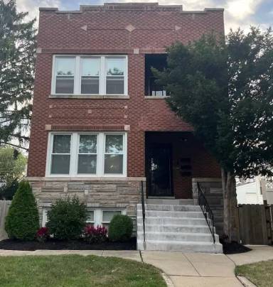 Main picture of 2536 N Mont Clare Ave