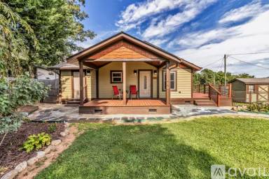 Main picture of 152 Oak Hill Rd