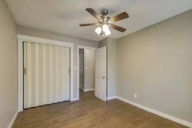 Main picture of 2604 E Grail St