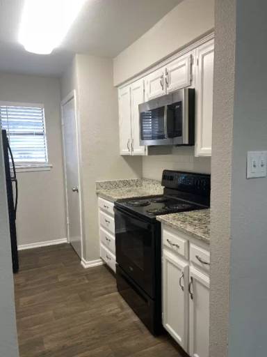 Main picture of 3000 Webb Ave