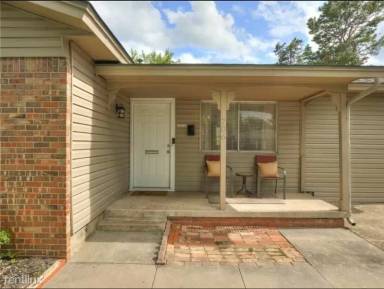 Main picture of 1710 Dakota St