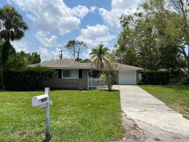 Main picture of 2588 Colorado St