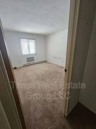 Main picture of 200 Winding Way