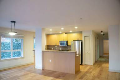 Main picture of 319 Summit Ave E