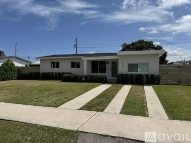Main picture of 11860 SW 185th St