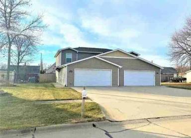 Main picture of 2215 5th St