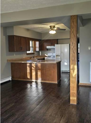 Main picture of 726 W 2nd St