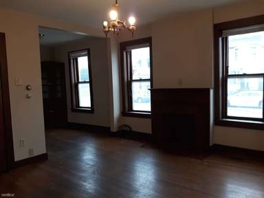 Main picture of 638 N Main St