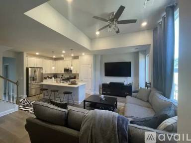 Main picture of 2101 Statesville Ave
