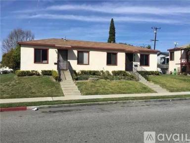 Main picture of 715 Portola Ave