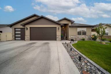 Main picture of 2955 Heron Dr