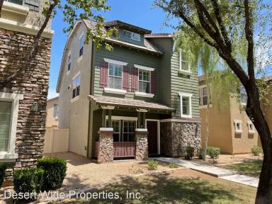 Main picture of 159 W Laurel Ct