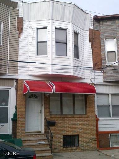 Main picture of 2312 S Hemberger St