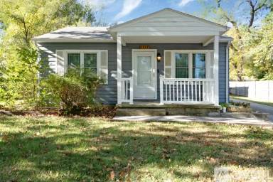 Main picture of 1955 Lincoln Dr