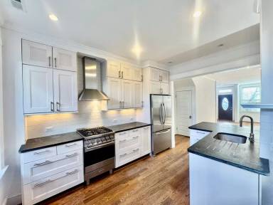 Main picture of 769 Kenyon St NW
