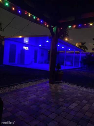 Main picture of 5690 Forest Hill Blvd