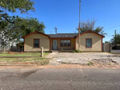 Main picture of 115 NE Avenue F