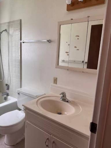 Main picture of 320 S State St