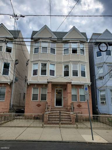 Main picture of 41 Clarke Ave
