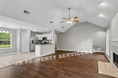 Main picture of 71218 Clipper Pl
