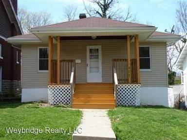 Main picture of 2453 Saturn St
