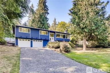 Main picture of 15911 SE 43rd St