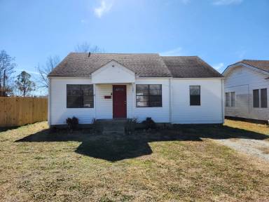 Main picture of 1121 E Beverly St