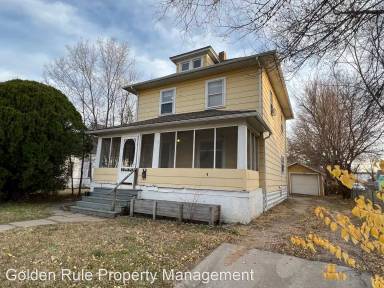 Main picture of 119 W 13th Ave