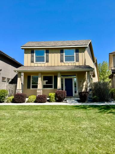 Main picture of 986 E Winding Creek Dr
