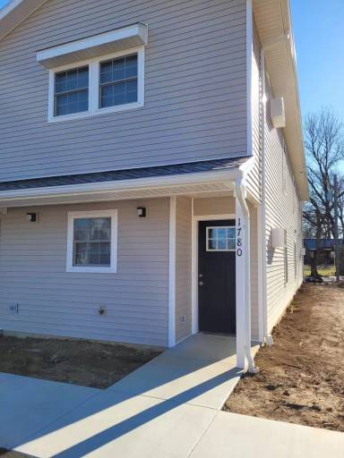 Main picture of 1780 Wilson Ave