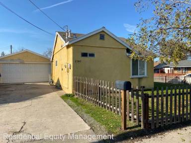 Main picture of 2797 Oakmont St