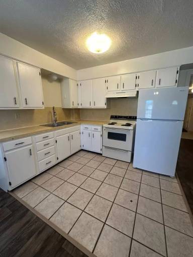 Main picture of 6039 S 2700 W