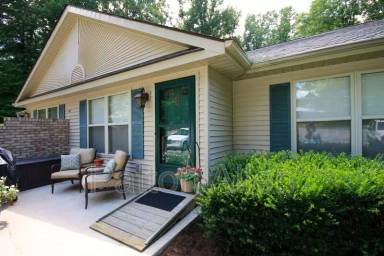 Main picture of 40B Queen Rd