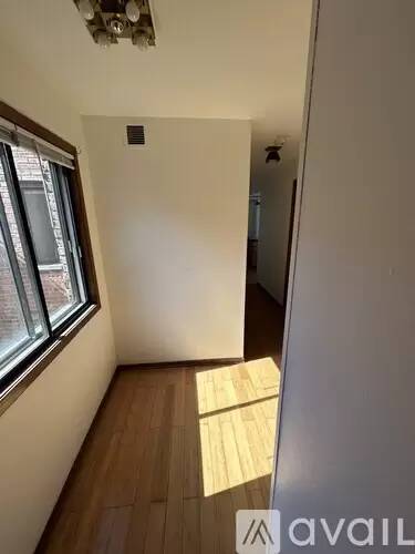 Main picture of 7427 N Western Ave