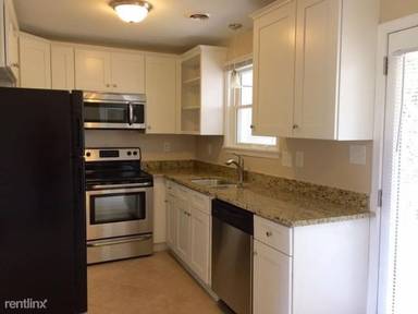 Main picture of 1220 Moore St