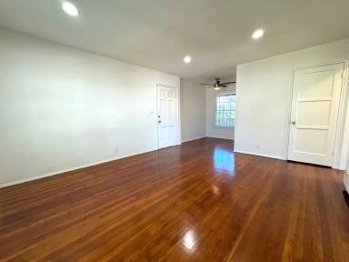 Main picture of 5958 Willowcrest Ave