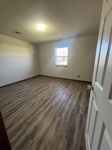 Main picture of 110 N Lee St