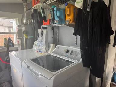 Main picture of 323 S Buckner St