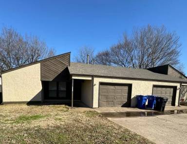 Main picture of 4903 S Hickory Ave