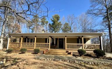 Main picture of 324 Matthews Dr