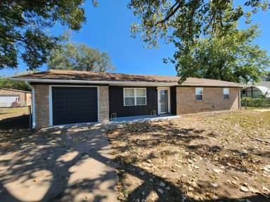 Main picture of 3928 Debi St