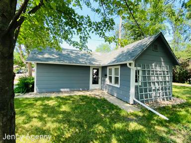 Main picture of 207 17th Ave SE