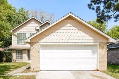 Main picture of 20110 River Brook Dr