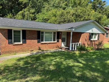 Main picture of 306 Ashcroft Dr