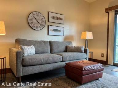 Main picture of 350 Greenway Dr