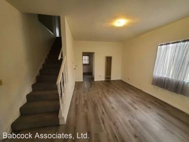 Main picture of 2533 E 129th St