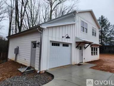 Main picture of 905 Frank Bruce Rd